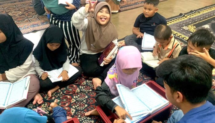 Mahasiswa STMIK Widya Utama Jalankan Program Digital Legal Empowerment di Sanggar Belajar SIKL Malaysia