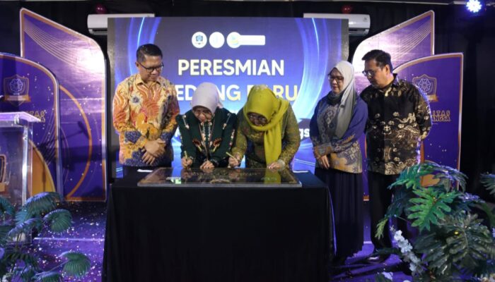 Wabup Lintarti Resmikan Gedung dan Prodi Baru UHB Purwokerto
