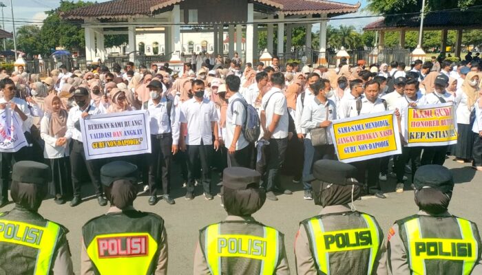 Demo Guru Honorer di Ponorogo, Tuntut Agar Terdata Dapodik
