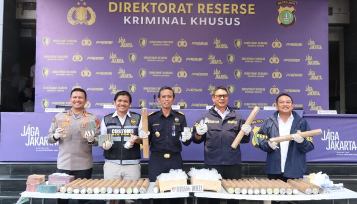 Polda Metro Jaya dan Bea Cukai Gagalkan Penyelundupan 760 Kg Merkuri di Tanjung Priok
