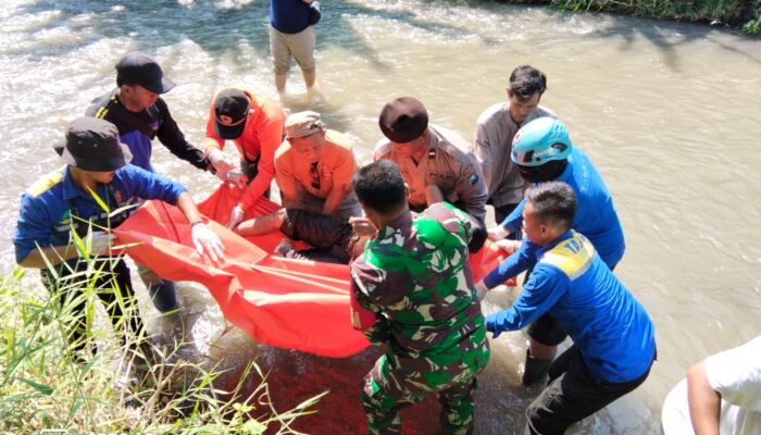 Warga Paowan Digegerkan Penemuan Mayat Pria Mengambang di Sungai Locancang, Korban Petani Asal Bondowoso
