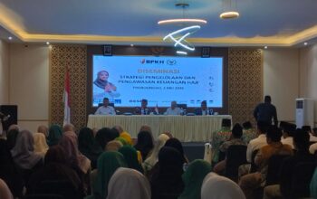 Dini Rahmania Edukasi Literasi Keuangan Haji, Libatkan Ratusan Guru Ngaji di Probolinggo
