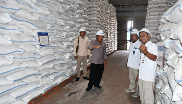 Tinjau Gudang BULOG Ponorogo, Anggota DPR RI Supriyanto Pastikan Stok Pangan untuk Tiga Daerah dalam Kondisi Aman