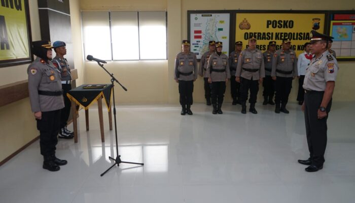 Jelang Purna Tugas, Anggota Polsek Bandongan Terima Kenaikan Pangkat Ipda