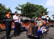 KAI Serahkan 50 Becak Listrik untuk Pengayuh Becak Yogyakarta