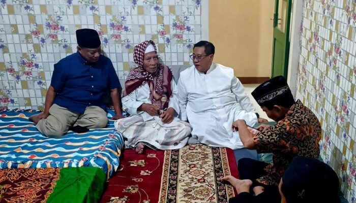 Mbah Yai Titip Pesan Persatuan Bangsa kepada Putut Prabantoro