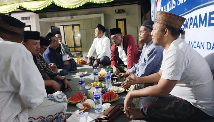 Wartawan dan Aktivis LSM Pamekasan Resmikan Majelis Sholawat, Perkuat Silaturahmi dan Spirit Dakwah