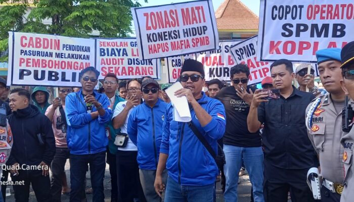SPMB Dinilai Membingungkan, Aliansi Poros Tengah Geruduk Cabdindik Jatim Wilayah Pasuruan