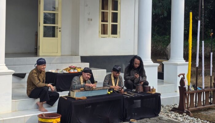 Tradisi Jamasan Pusaka di Bulan Suro, Keturunan Eyang Gagak Handoko Lestarikan Warisan Leluhur
