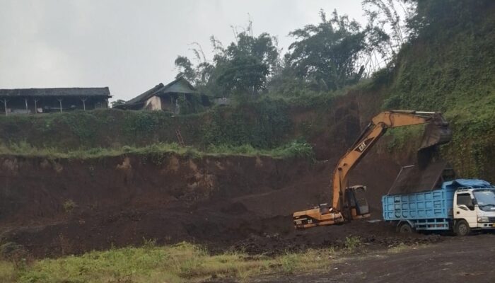 Warga Resah, Tambang Pasir Diduga Tanpa Izin di Jember Disebut Kebal Hukum