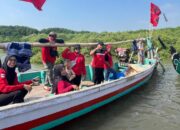 Susuri Hutan Mangrove dengan Perahu Nelayan, PDI Perjuangan Siapkan Langkah Strategis Konservasi