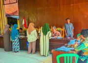Ratusan Warga Krejengan Antusias Terima Bantuan PKH, Camat Dorong Kemandirian Ekonomi Keluarga