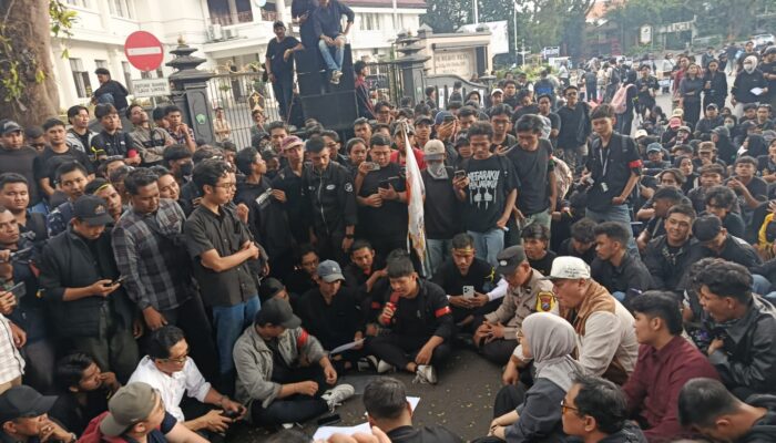 DPRD Kota Malang Terima Aspirasi BEM Malang Raya, Janji Sampaikan Tuntutan ke DPR RI