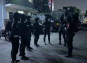 Berhasil Gagalkan Tawuran Dini Hari, Brimob Metro Jaya Ringkus 18 Remaja dan Sita Bom Molotov