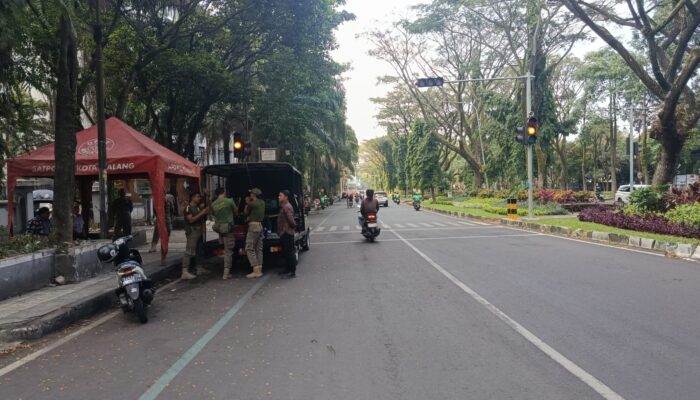 Wujudkan Jalan Veteran Tertib dan Bebas PKL Liar, Satpol PP Kota Malang Dirikan Pos Pantau
