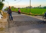 Baru Sepekan Rampung, Jembatan Kawungcarang-Tambaksogra Ambles; Kualitas Proyek dan Transparansi Dipertanyakan