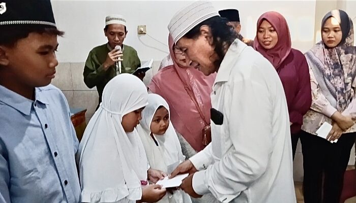 Muharam Penuh Kepedulian, YPP Al Kholiqi Santuni Anak Yatim dan Gandeng BNNK Sidoarjo Kampanyekan Perang Melawan Narkoba