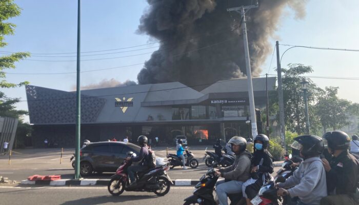 Rama Biliard dan Cafe Yogyakarta Hangus Terbakar
