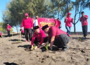 Hadapi Ancaman El Nino, PDIP Probolinggo Tanam Pandan Laut demi Selamatkan Pesisir