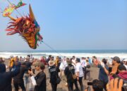 Festival Layang-layang Nasional Putar Ekonomi Miliaran Rupiah, Diikuti 31 Tim dari Putar Ekonomi Miliaran Rupiah, Diikuti 31 Tim dari Dalam dan Luar Negeri