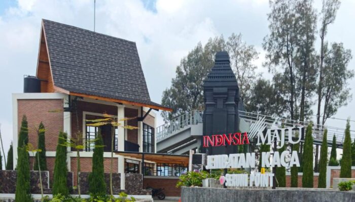 Jembatan Kaca Bromo Berdiri Megah, Toko Bangunan di Sukapura Masih Menanti Pelunasan Utang Rp65 Juta