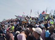 Sedekah Laut di Pantai Kertowijayan, Wujud Syukur Nelayan atas Rezeki dari Laut