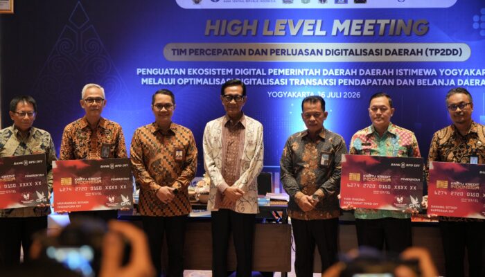 Luncurkan Kartu Kredit Indonesia, Gubernur DIY: Digitalisasi Bukan Soal Banyaknya Aplikasi, Tapi Kemudahan Bagi Rakyat