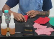 Lapas Kelas IIA Sidoarjo Perkuat Pembinaan Kemandirian WBP Lewat Produksi Cover Paspor Berkualitas
