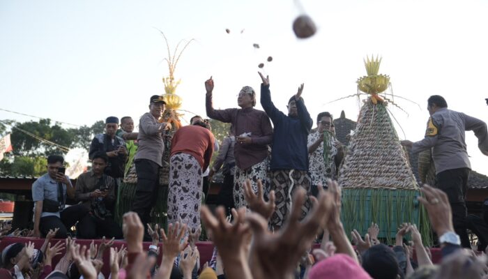 Upacara Adat Saparan Ki Ageng Wonolelo, 1,5 Ton Kue Apem Disebar ke Warga