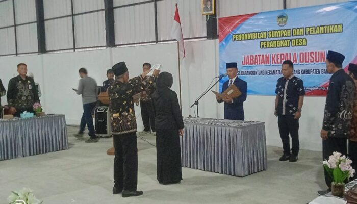 Dwi Erlina Resmi Jabat Kadus I Karanggitung, Aspem Kesra: Jabatan Adalah Amanah untuk Melayani