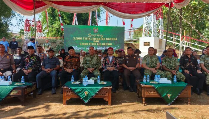 Berpusat di Pasuruan, Pangdivif 2 Kostrad Ikuti Launching 2.500 Jembatan dan 3.000 Titik Air Bersih