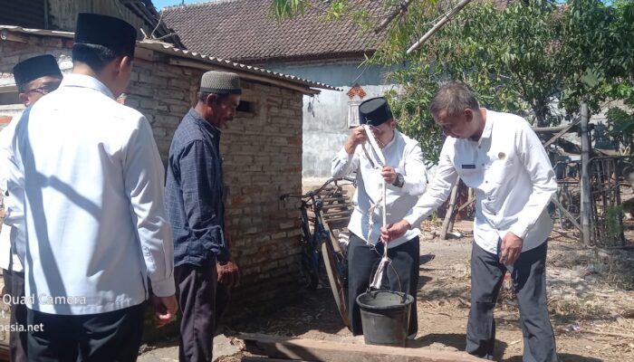 Secara Simbolis, Walikota Pasuruan Serahkan Bantuan Program Perbaikan RTLH di Blandongan, Menuju Hunian Yang Sehat dan Nyaman