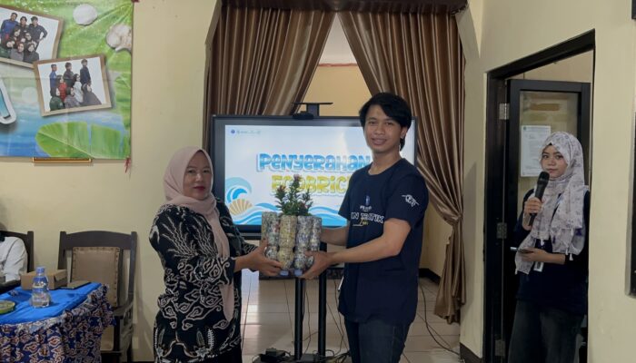 IPB Dorong UMKM Desa Kalisapu Kembangkan Olahan Bandeng dan Limbah Kerang Jadi Paving Block