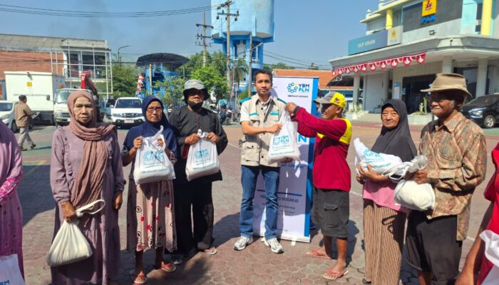 Sambut HUT ke-81 RI, YBM PLN UP3 Sidoarjo Salurkan Bantuan untuk 115 Warga