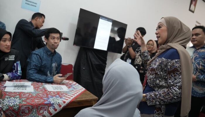 Menkomdigi Tinjau Uji Coba ‘Jalan Tol Data’ Perlinsos Digital di Sleman