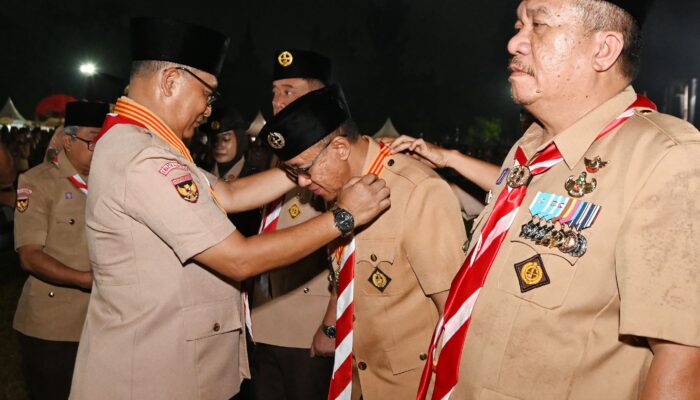 Bupati Banyumas Terima Lencana Melati di Hari Pramuka ke-65