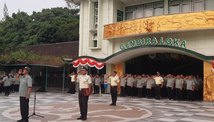 Khidmat, Upacara Bendera HUT ke-81 RI di Gembira Loka Zoo