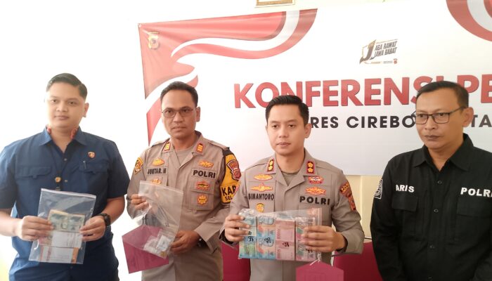 Bantu Evakuasi Rumah Kebakaran, 2 Pria di Cirebon Malah Curi Uang dan Emas