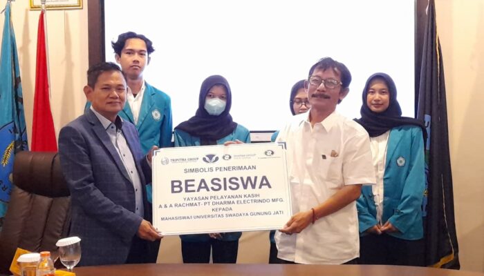 Dukung Pendidikan, Dharma Group Beri Beasiswa 10 Mahasiswa UGJ Cirebon