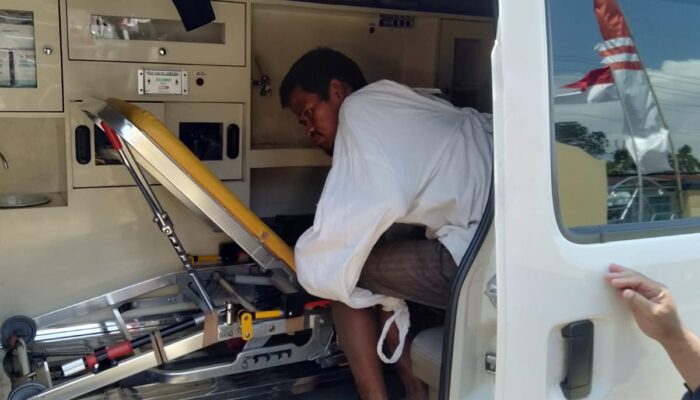 ODGJ Bawa Cangkul Bikin Resah, Tim Puskesmas Evakuasi ke RS Siaga Medika