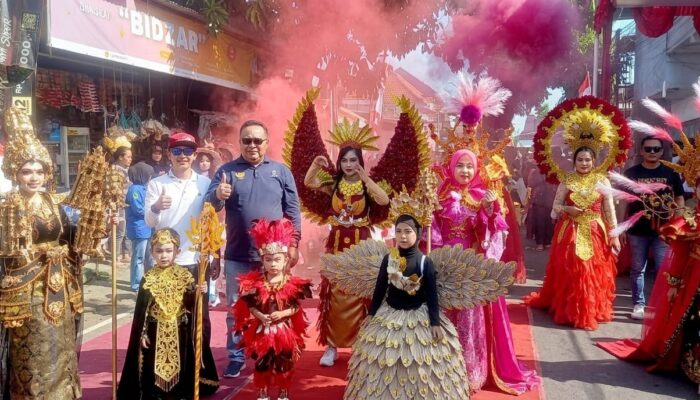 Karnaval Kebudayaan Semarakkan HUT ke-81 RI, Warga Kelurahan Tambaan Pasuruan Antusias