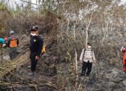 Lereng Merapi Terbakar, Petugas Gabungan Berjibaku Padamkan Api di Srumbung