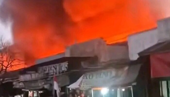 Pasar Belik Pemalang Terbakar Hebat, Sejumlah Kios Ludes Dilalap Api