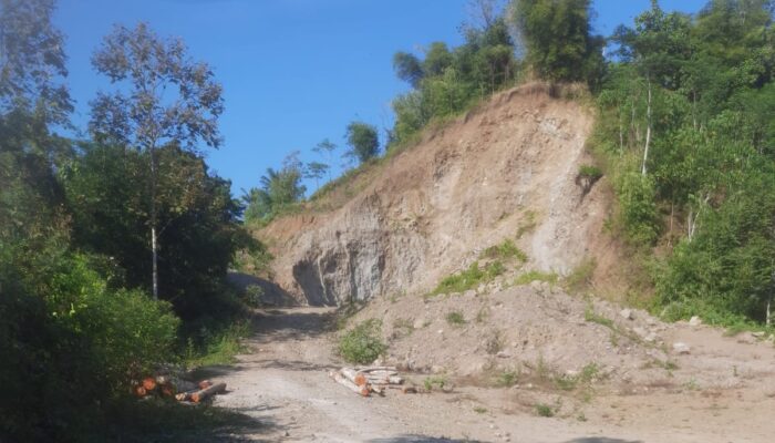 Warga Somasi Kepala Desa Lembengan, Dugaan Tambang Ilegal dan Jalan Rusak Jadi Sorotan