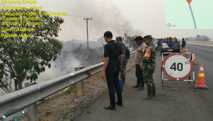 Babinsa dan Tim Gabungan Padamkan Karhutla 4 Hektare di Dekat Tol Palembang–Kayuagung