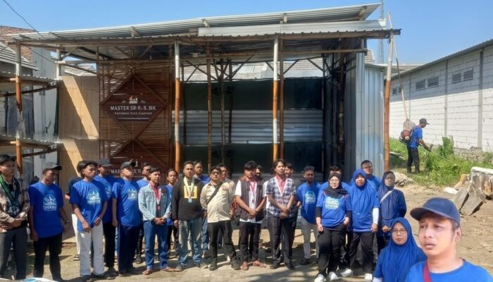 HUT ke-25, Demokrat Kota Pasuruan Gelar Aksi Bersih Tempat Ibadah dan Salurkan Bantuan