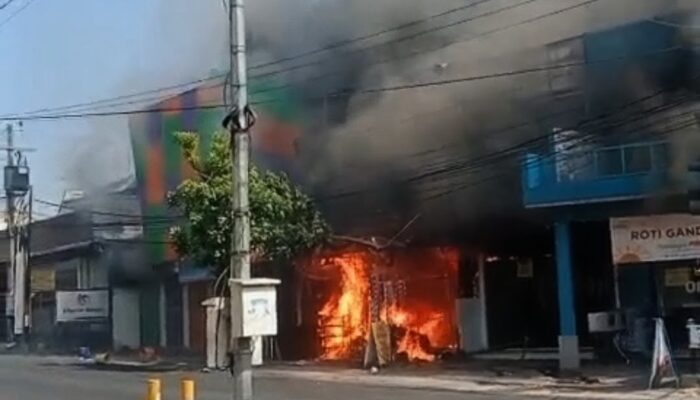 Warung Madura di Jl Galunggung Kota Malang Terbakar Hebat, 1 Tewas dan 1 Luka Bakar 70 Persen