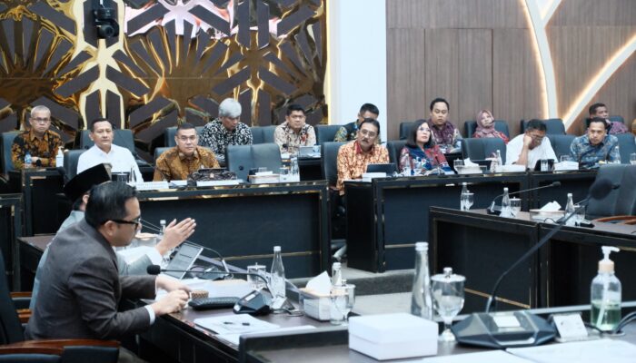 Wamen ATR Ossy Bahas RUU Reforma Agraria Bersama Baleg DPR, Soroti Konflik dan Ketimpangan Tanah