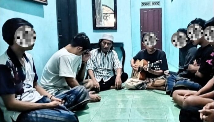 Penyintas Narkotika Menangis Saat Ikuti Pembinaan Vokal di Sidoarjo