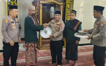 Safari Jumat Kapolsek Jabon Perkuat Sinergi Polisi, Ulama dan Tokoh Agama
